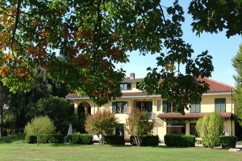 Bed and Breakfast Alla Gazza Ladra Prato Sesia Exterior foto